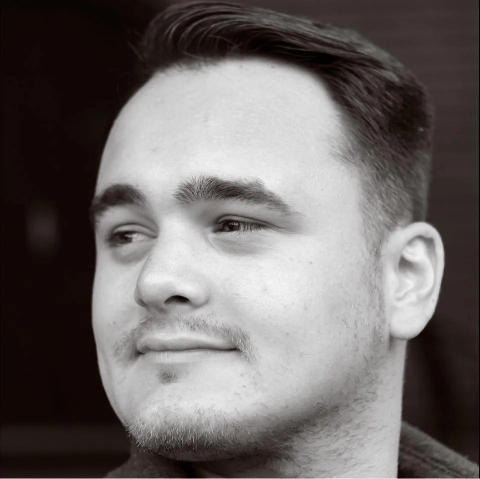 Devin Alexander headshot